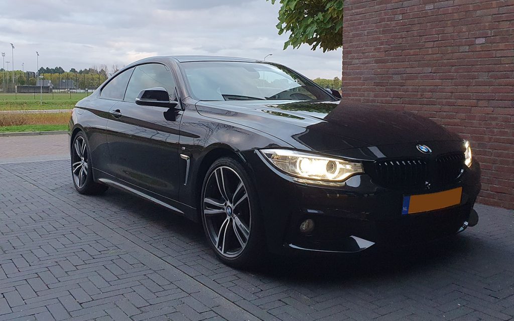 440i